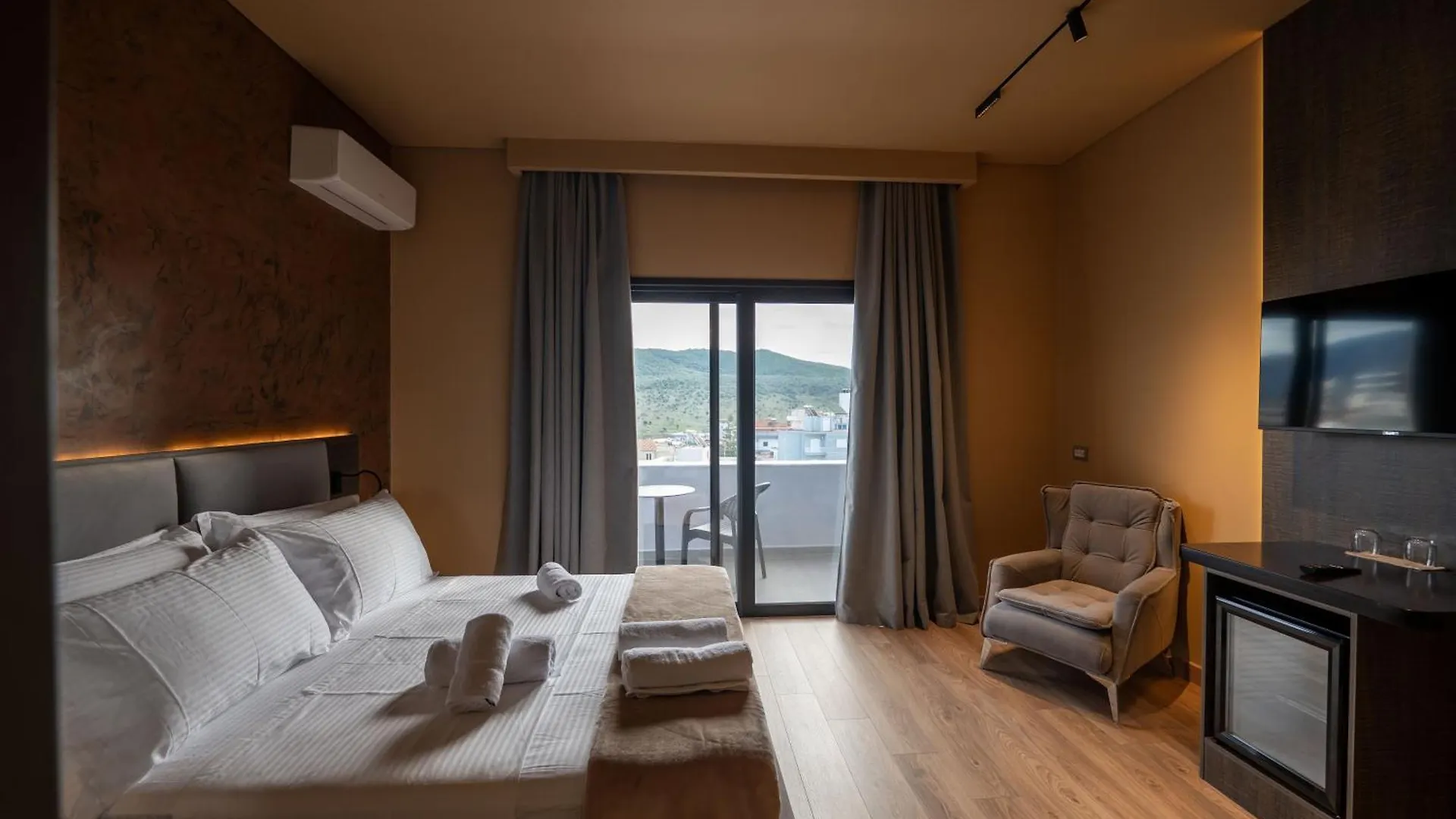 Hotel Piramida Ksamil