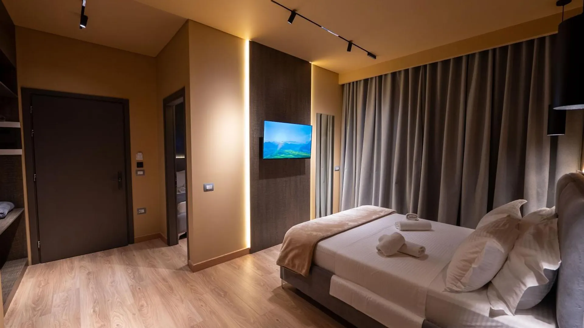 Hotel Piramida Ksamil