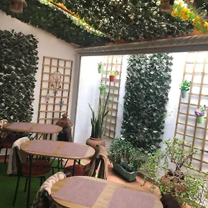 Merry's House Gasthof Lagos
