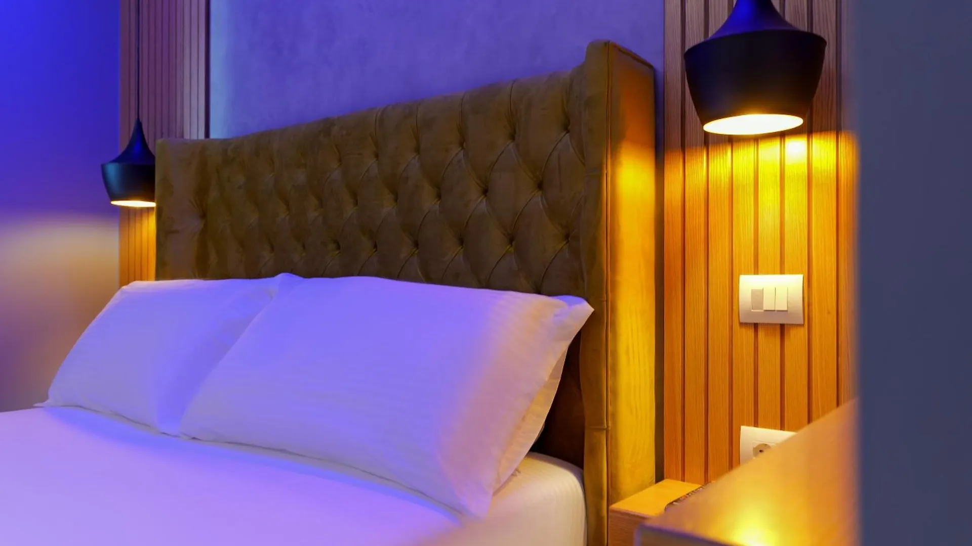 Hotel Piramida Ksamil 4*,