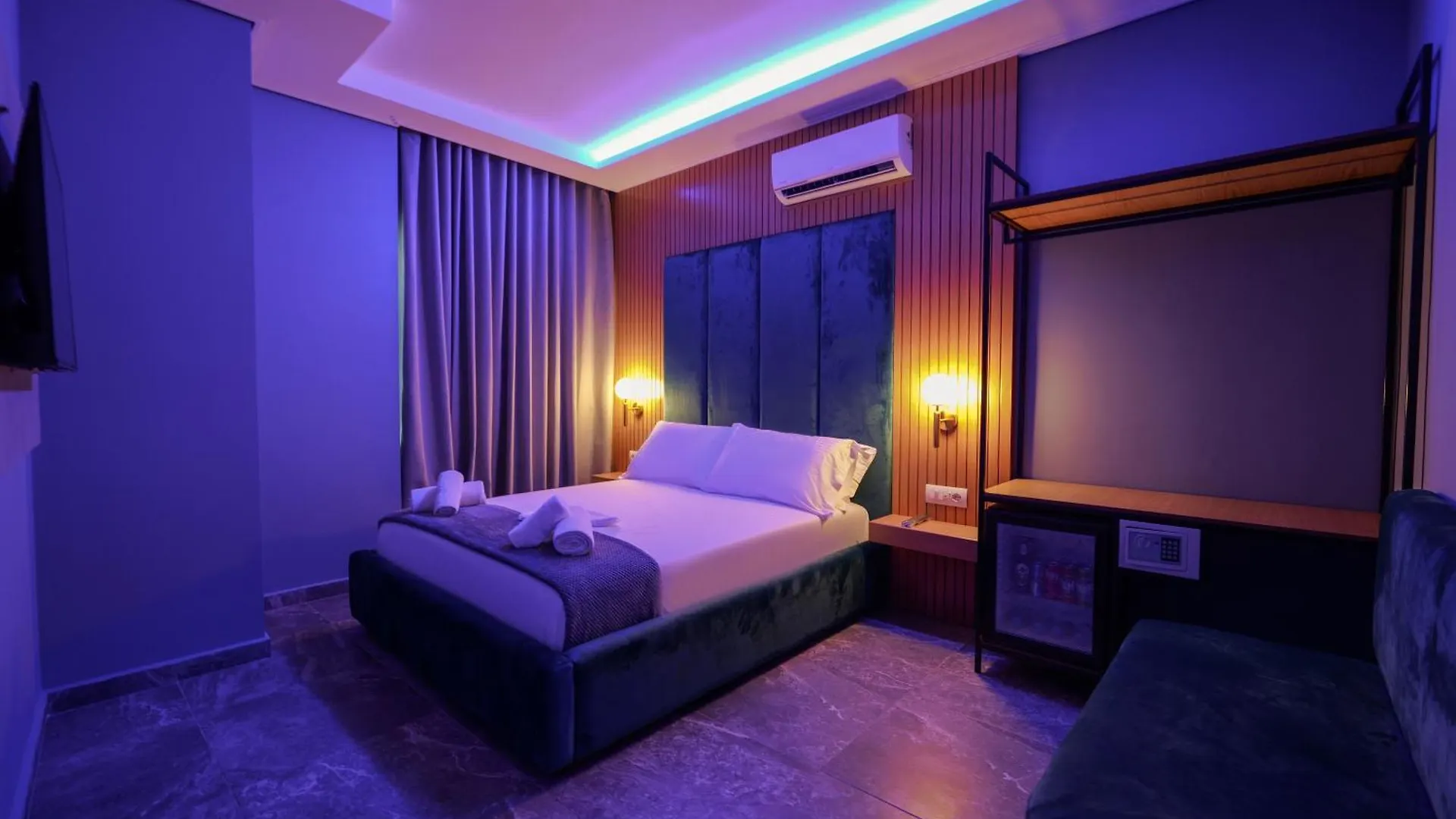 Hotel Piramida Ksamil 4*,  Albania
